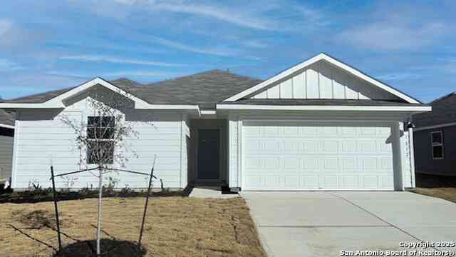 Homes For Sale - 1005 Village Run<br/> Seguin, TX 78155