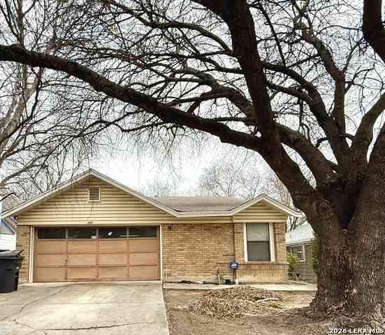 Homes For Sale - 10007 Sugarloaf Dr<br/> San Antonio, TX 78245