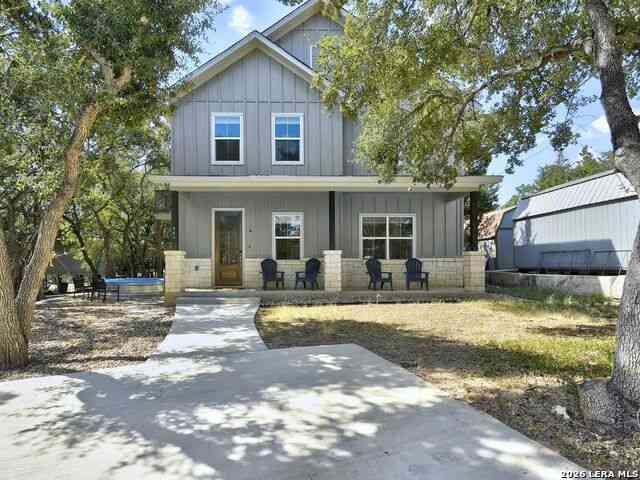 Homes For Sale - 660 Mockingbird<br/> Canyon Lake, TX 78133