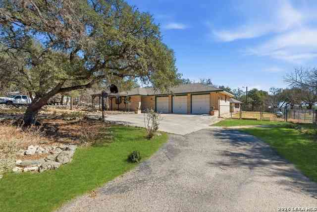 Homes For Sale - 30240 Bulverde Hills Dr.<br/> Bulverde, TX 78163
