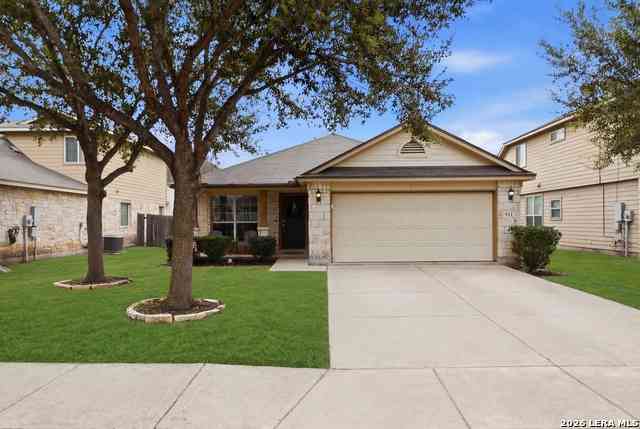 Homes For Sale - 911 Karah<br/> New Braunfels, TX 78130