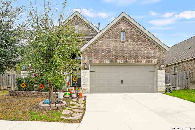 Homes For Sale - 14318 Hallows Grove<br/> San Antonio, TX 78254