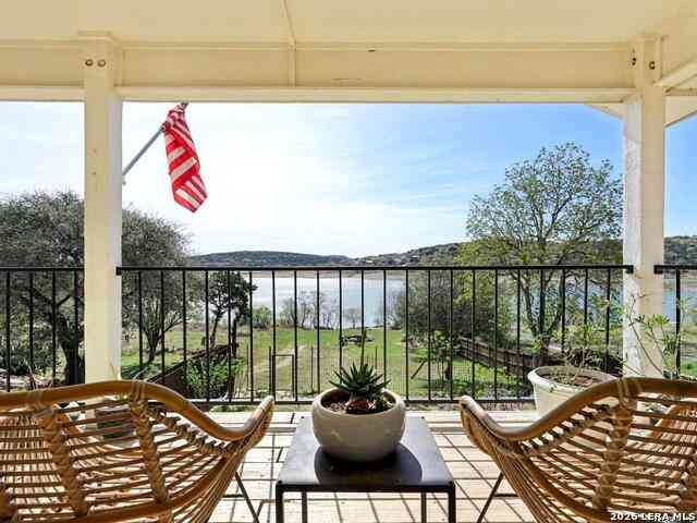 Homes For Sale - 127 Cedar Tree Ln<br/> Canyon Lake, TX 78133