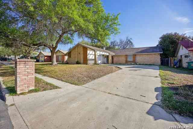 Homes For Sale - 13018 Larkyorke<br/> San Antonio, TX 78233