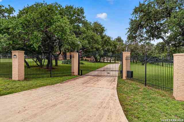 Homes For Sale - 505 Oak Village Dr<br/> San Antonio, TX 78253