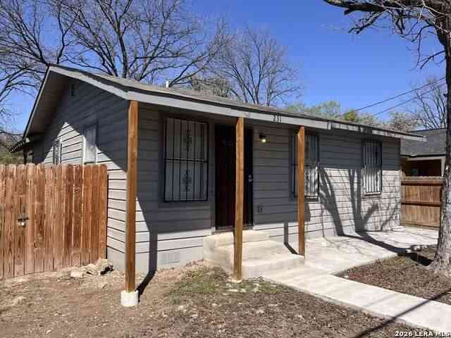 Homes For Sale - 231 Ceralvo St<br/> San Antonio, TX 78207