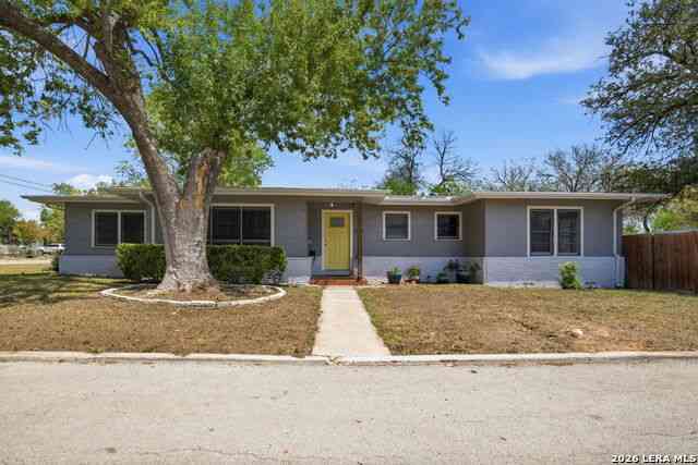 Homes For Sale - 1225 Unicorn<br/> New Braunfels, TX 78130
