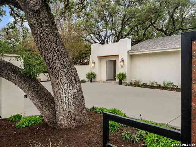 Homes For Sale - 7887 N New Braunfels Ave<br/> San Antonio, TX 78209