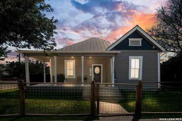 Homes For Sale - 930 Hays<br/> San Antonio, TX 78202