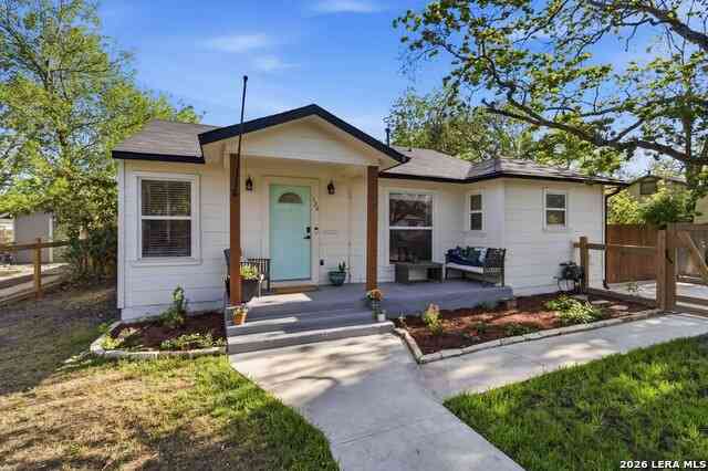 Homes For Sale - 124 Bryn Mawr<br/> San Antonio, TX 78209