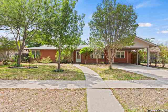 Homes For Sale - 134 Millwood Ln<br/> San Antonio, TX 78216