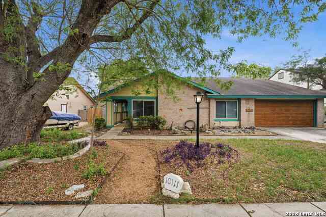 Homes For Sale - 10111 Vigilante Trl<br/> Converse, TX 78109