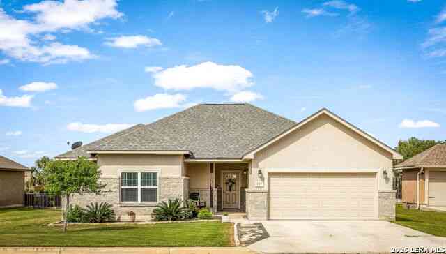 Homes For Sale - 117 Fairway<br/> Wilson County, Floresville, TX 78114