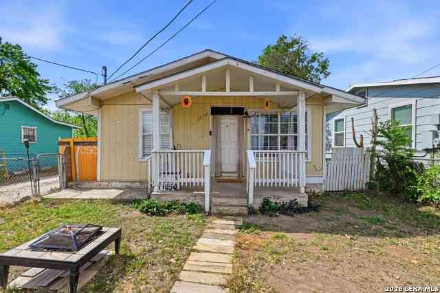 Homes For Sale - 1050 Kendalia Ave<br/> San Antonio, TX 78221