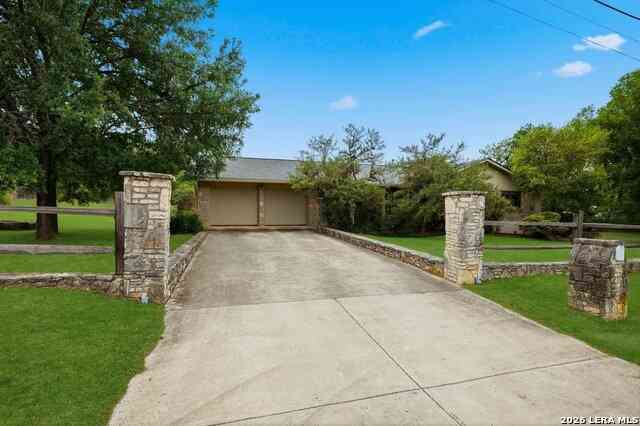 Homes For Sale - 414 Schryver St<br/> Boerne, TX 78006