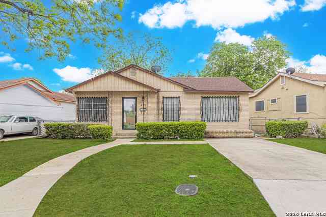 Homes For Sale - 406 Bradford Ave<br/> San Antonio, TX 78228