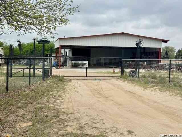 Homes For Sale - 81 Stevens Rd<br/> Somerset, TX 78069