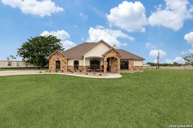 Homes For Sale - 18425 Kinney Rd<br/> Von Ormy, TX 78073
