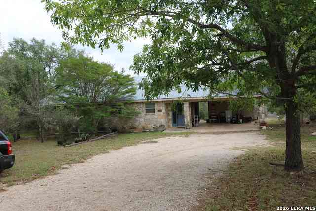 Homes For Sale - 1307 Comanche Path<br/> Bandera, TX 78003