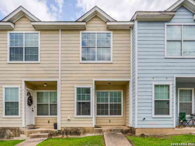 Townhouse For Sale - 211 Autumn Pass #211<br/> San Antonio, TX 78245