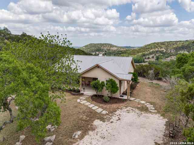 Homes For Sale - 101 Mountain Top Dr<br/> Boerne, TX 78006