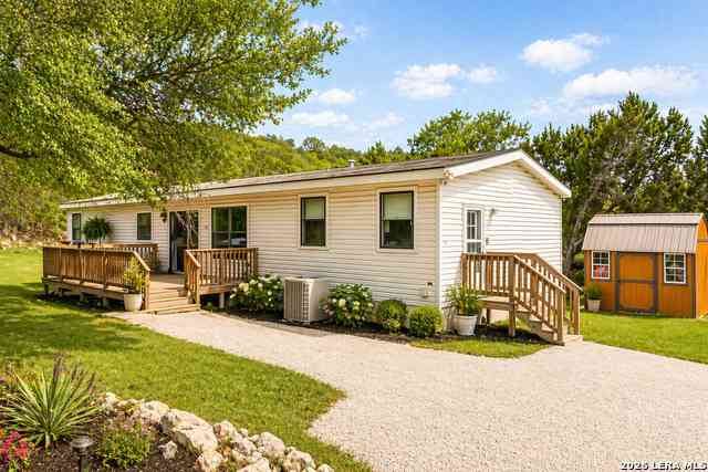 Mobile Home For Sale - 750 Regina Dr<br/> Canyon Lake, TX 78133