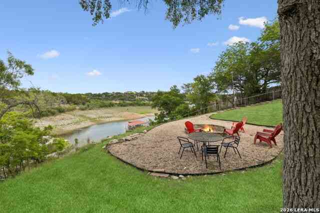 Homes For Sale - 25420 Cove Dr<br/> SPICEWOOD, TX 78669