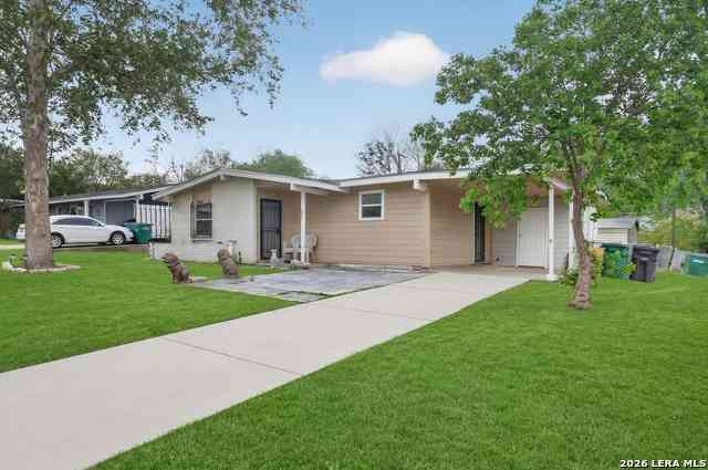 Homes For Sale - 166 Fair Vly<br/> San Antonio, TX 78227