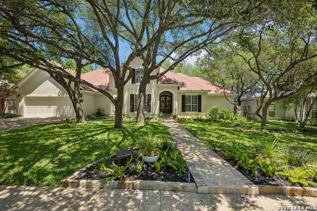 Homes For Sale - 10 Inwood Knoll<br/> San Antonio, TX 78248