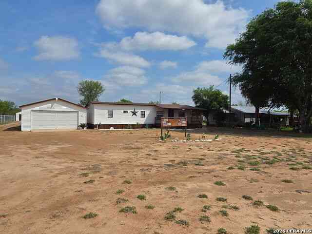 Mobile Home For Sale - 353 Duncan St<br/> Carrizo Springs, TX 78834
