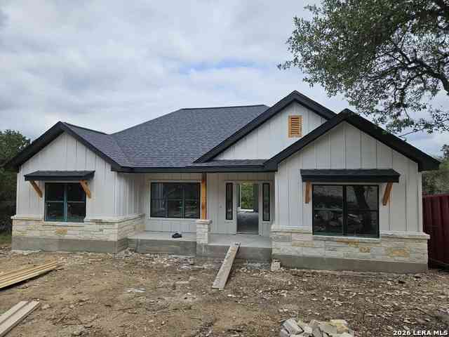 Homes For Sale - 664 Luehlfing Dr<br/> Canyon Lake, TX 78133