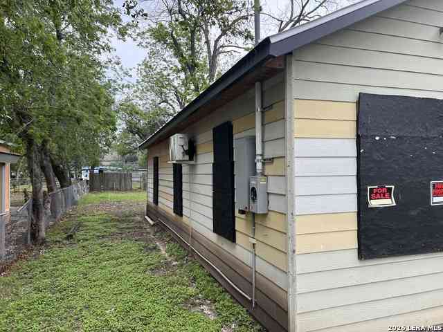 Homes For Sale - 1011 Center St<br/> San Antonio, TX 78202