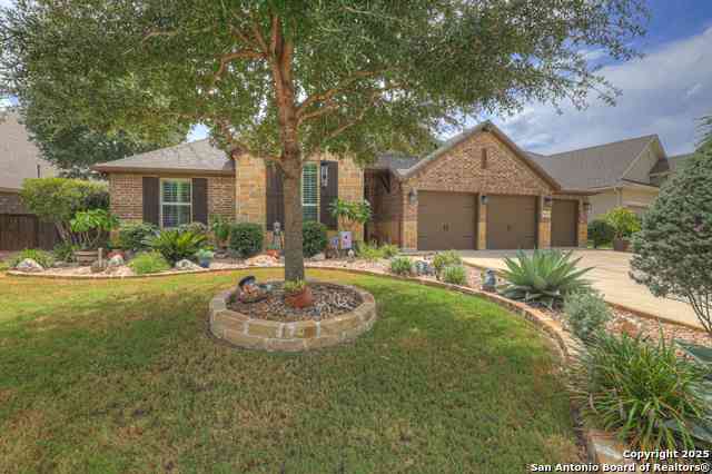 Homes For Sale - 1033 Carriage Loop<br/> New Braunfels, TX 78132