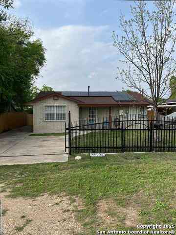 Homes For Sale - 433 Dora St<br/> San Antonio, TX 78212
