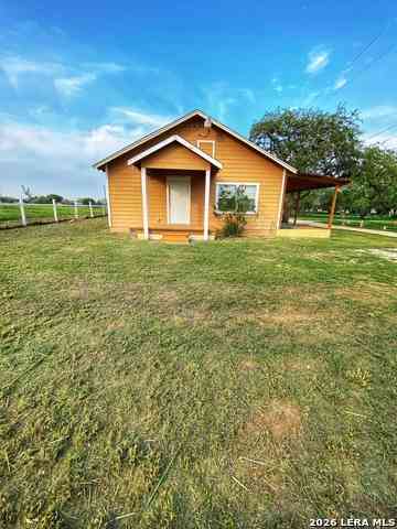 Homes For Sale - 1311 Pine St.<br/> Wilson County, Floresville, TX 78114