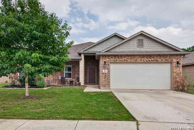 Homes For Sale - 524 Long Leaf Dr<br/> New Braunfels, TX 78130