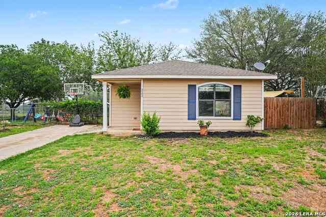 Homes For Sale - 333 Wildrose Dr<br/> Floresville, TX 78114