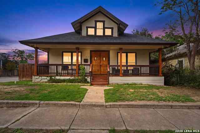 Homes For Sale - 327 W Baylor St<br/> San Antonio, TX 78204