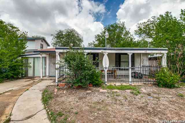 Homes For Sale - 215 W Academy St<br/> San Antonio, TX 78226