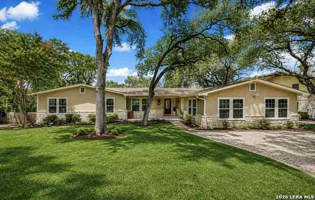 Homes For Sale - 1108 Canyon Drive<br/> New Braunfels, TX 78132