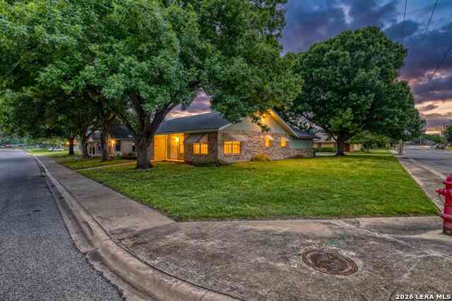 Homes For Sale - 600 N 2nd<br/> Uvalde, TX 78801