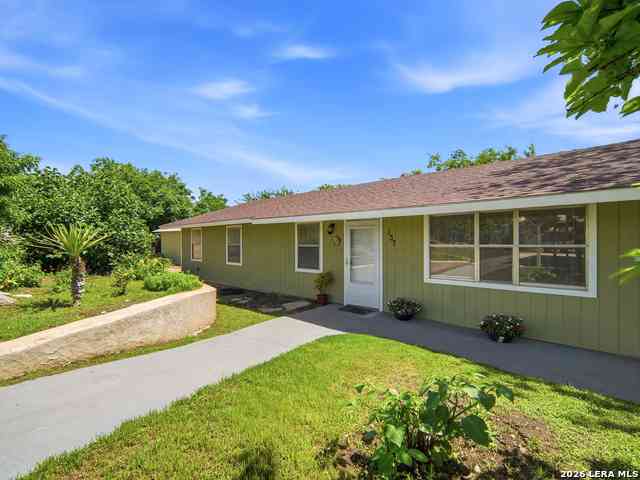 Homes For Sale - 137 Michon Dr S<br/> Kerrville, TX 78028