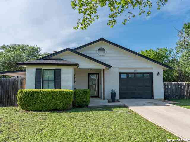 Homes For Sale - 304 Bentwood Dr.<br/> Boerne, TX 78006