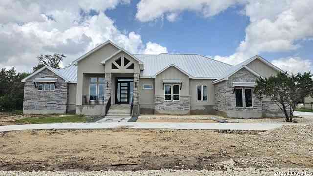 Homes For Sale - 612 Cross Oak<br/> New Braunfels, TX 78132