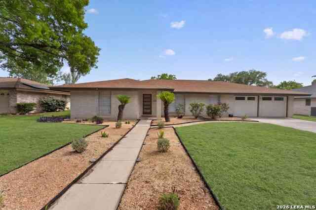 Homes For Sale - 406 Dalecrest Dr<br/> Windcrest, TX 78239