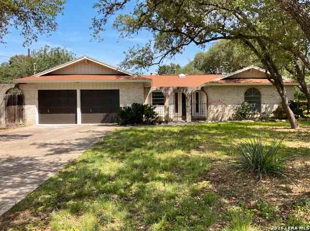 Homes For Sale - 7411 Shady Hollow Ln<br/> San Antonio, TX 78255