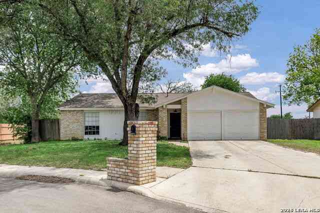 Homes For Sale - 2822 Meadow River St<br/> San Antonio, TX 78251