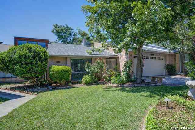 Homes For Sale - 2902 Spring Bend St<br/> San Antonio, TX 78209