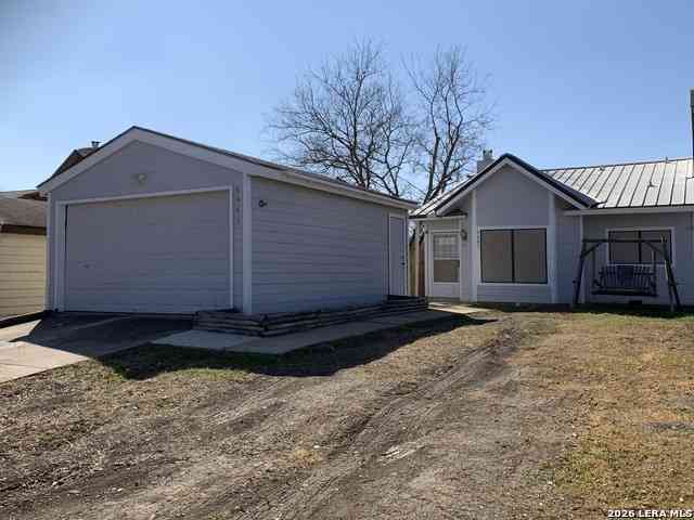 Townhouse For Sale - 8441 Forest Ridge Dr<br/> San Antonio, TX 78239