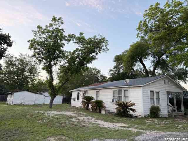 Homes For Sale - 1828 W Mill St<br/> New Braunfels, TX 78130